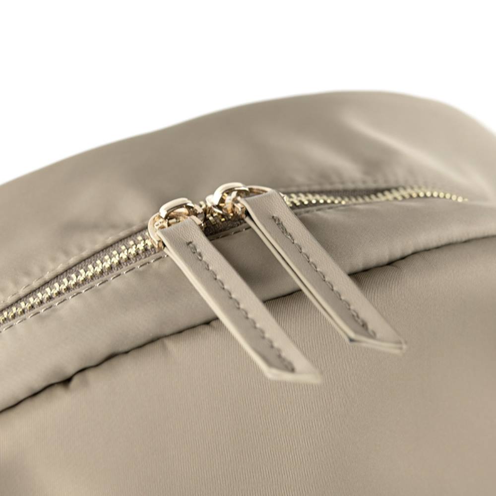 Mochila Klip Xtreme Bari para portátil de hasta 15.6" color gris