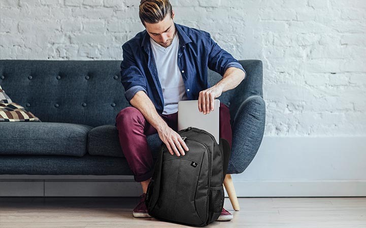Mochila Xtech para laptop de hasta 15.6" color negro