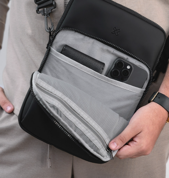 Klip Xtreme KTS-500 - Shoulder bag - Black - 12in Tablet Sleeve