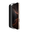 Protector de pantalla Belkin con tratamiento de privacidad InvisiGlass para iPhone 16 Pro